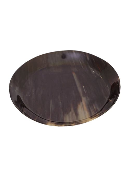 Piatto piano in corno, diametro 20 cm ca.