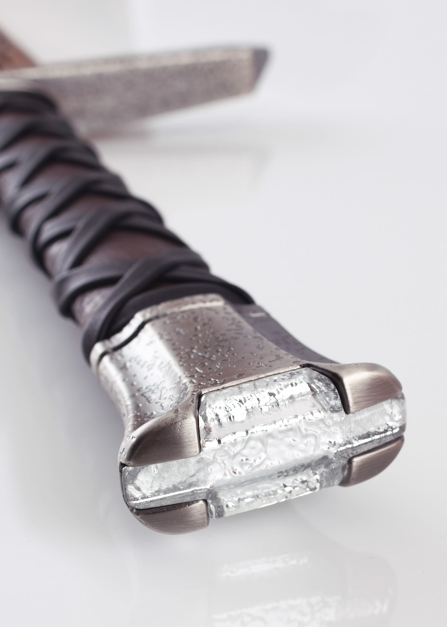 King Arthur, Legend of the Sword, Excalibur - immagine 6