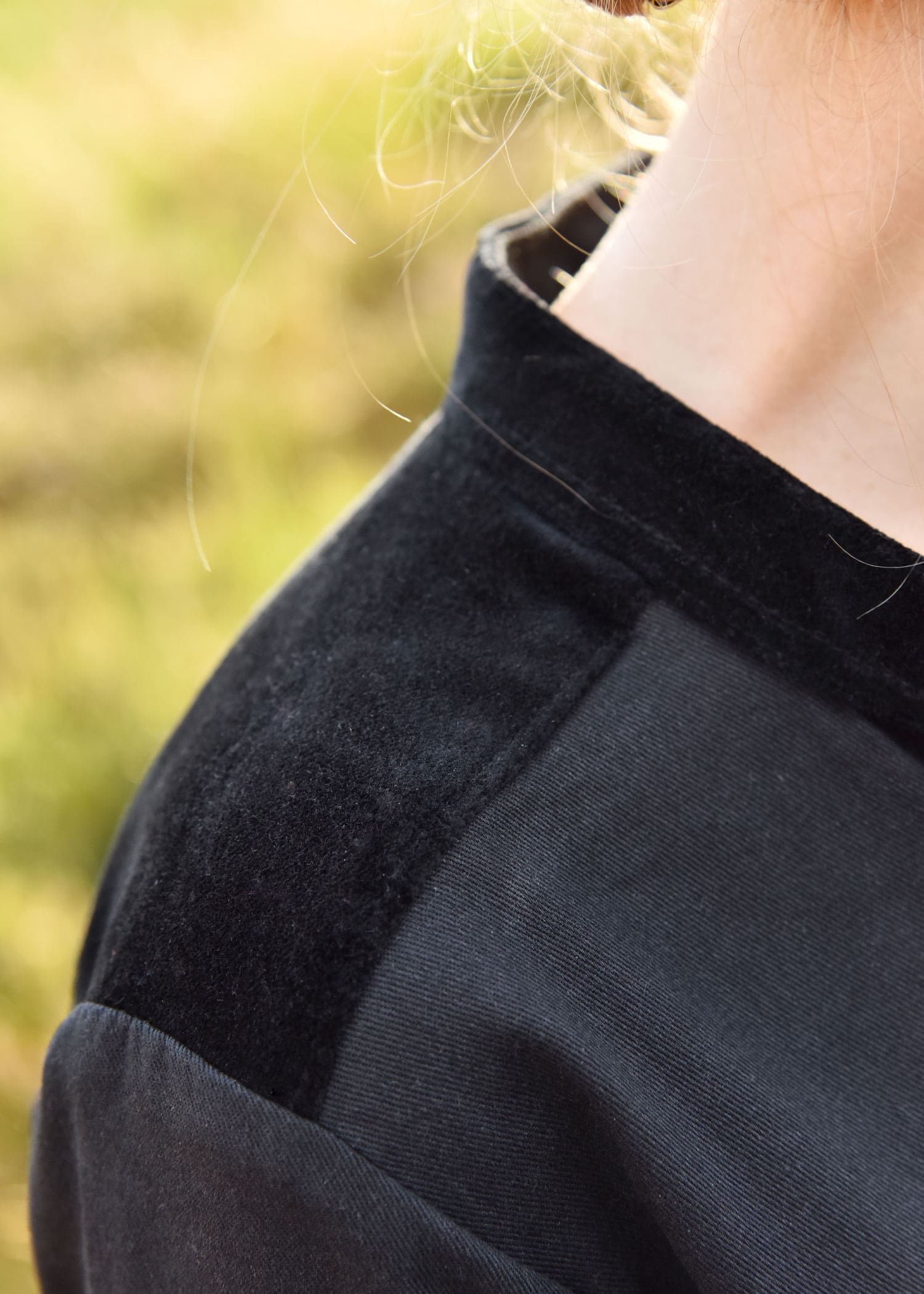 Abito medievale con inserti in velluto, nero - immagine 7