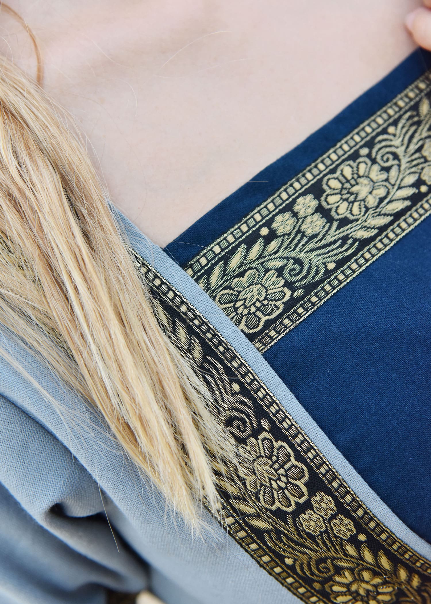 Abito bicolore, stringato avanti e dietro, celeste/petrolio - immagine 5