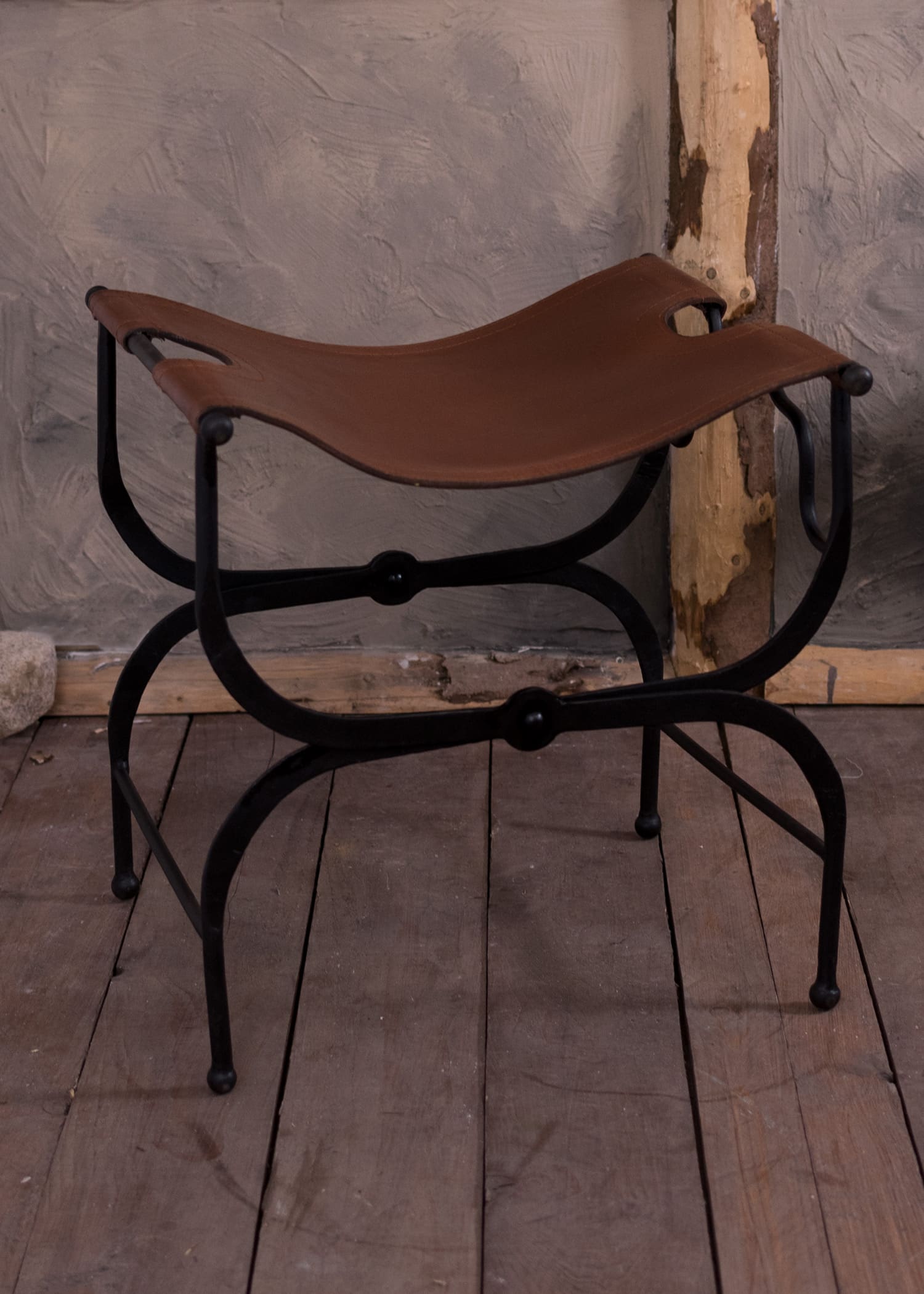 Sgabello pieghevole con seduta in pelle - immagine 4