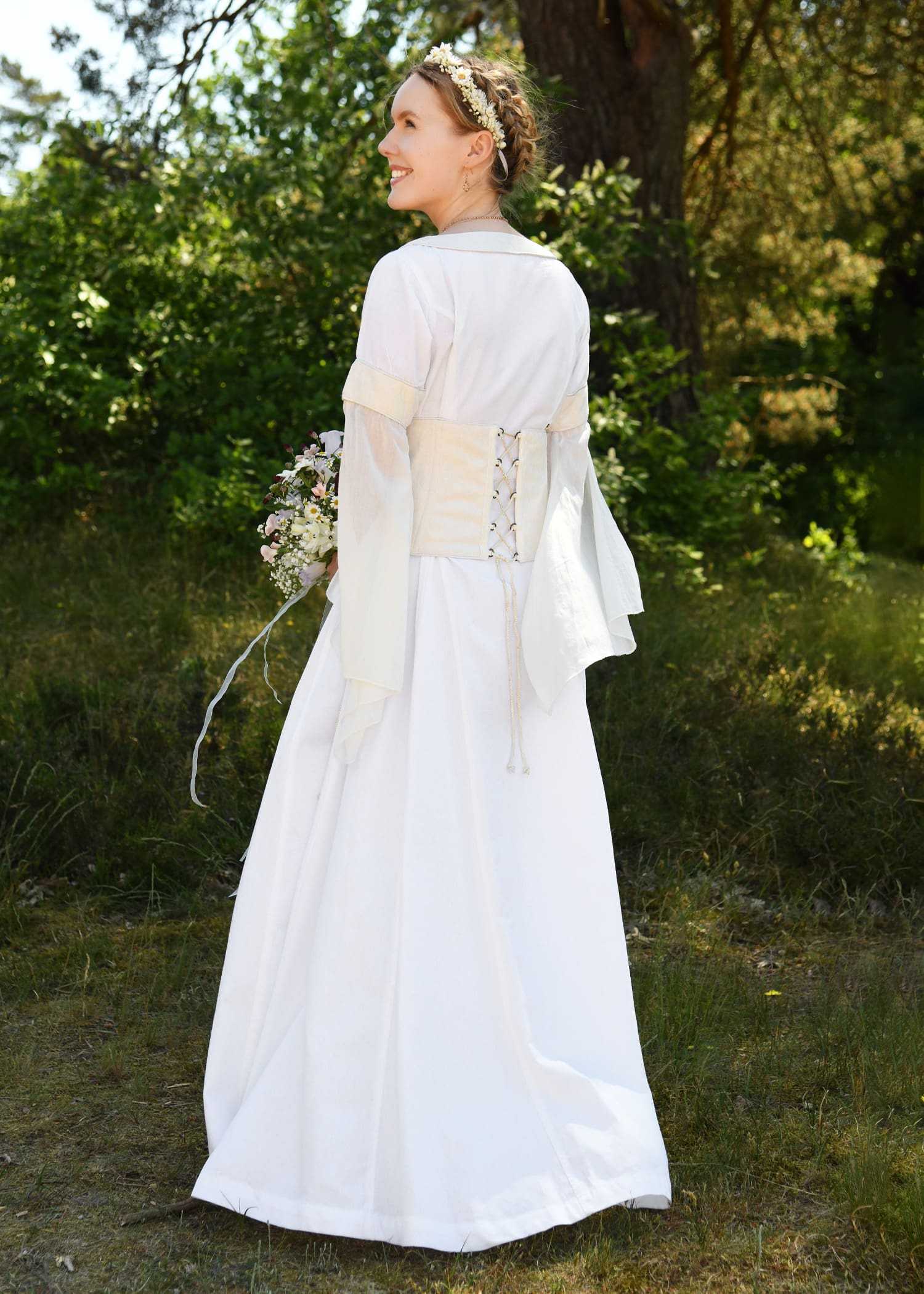 Abito da sposa per matrimonio medievale - immagine 2