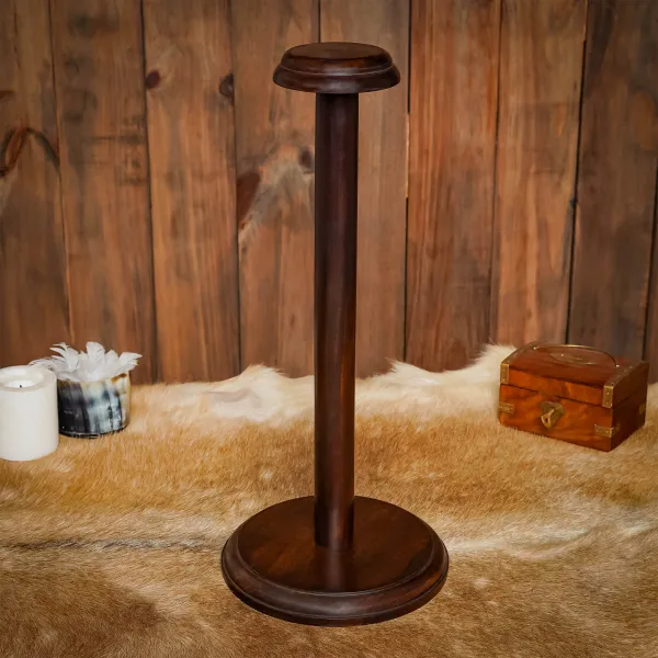 Espositore in legno per elmi - immagine 4